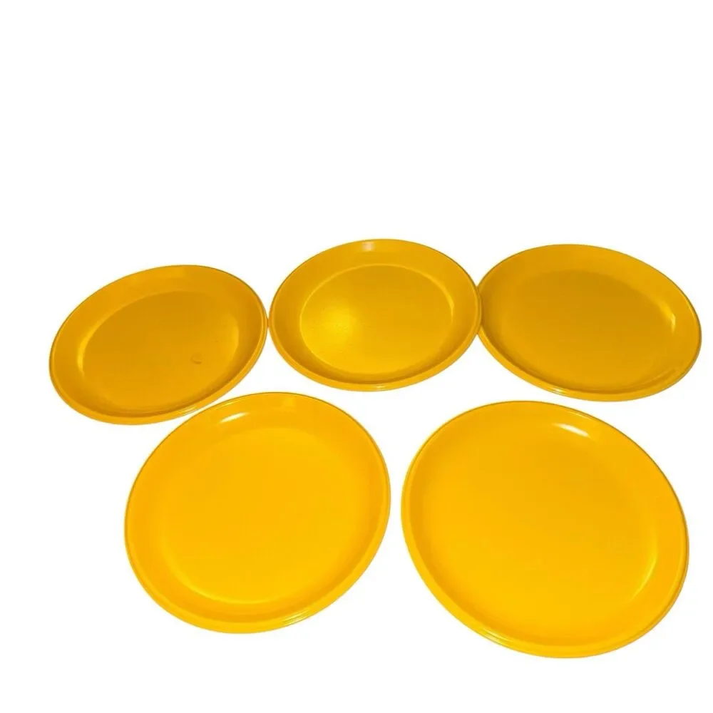 Large Lot Vtg Rubbermaid Yellow Melamine Plates & Cups Brown Bowls And Cups 14pc